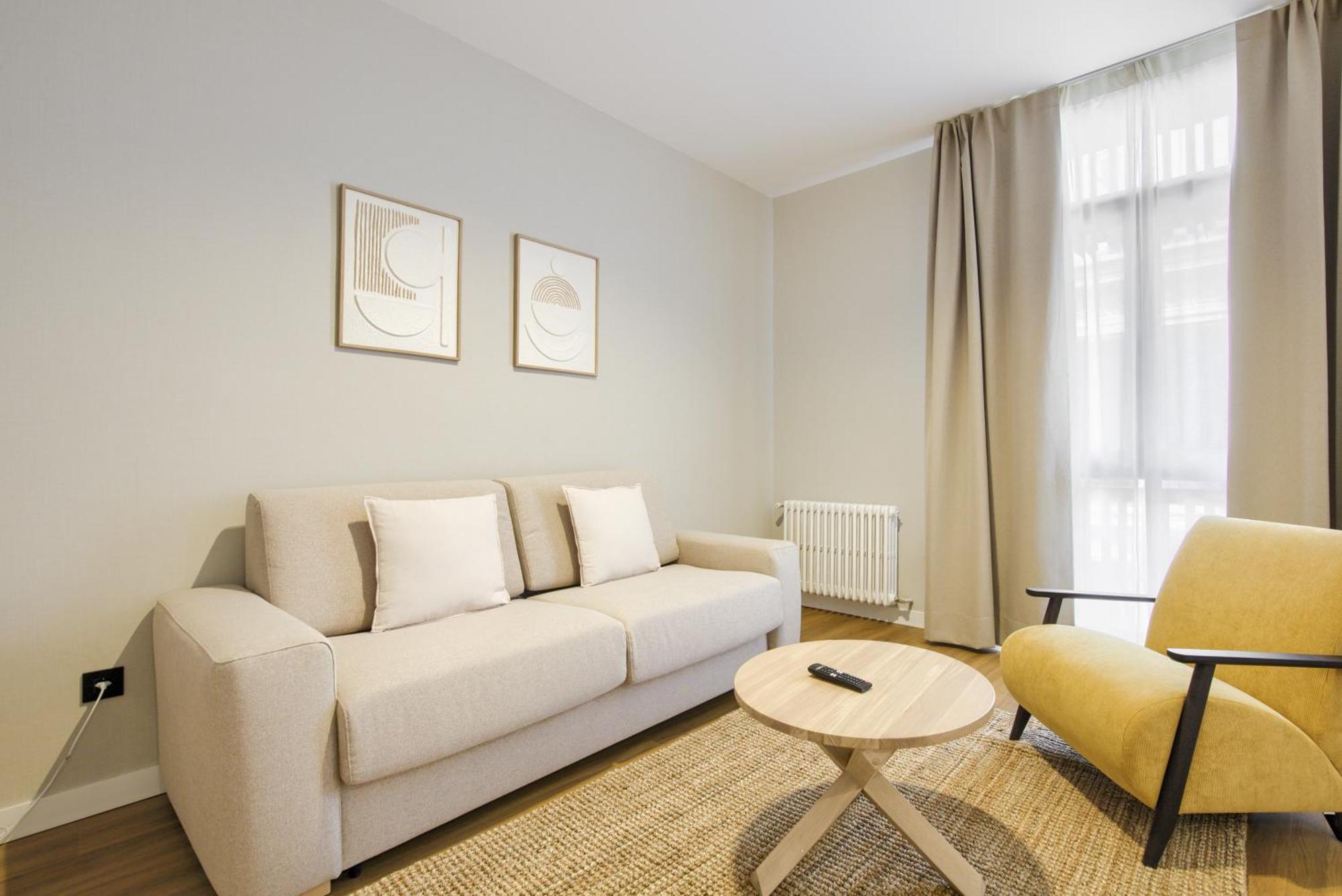 Dobo Madrid Justicia Apartment Luaran gambar